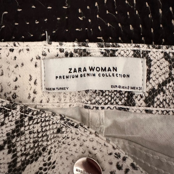 Zara white and grey snake skin patterned skinny jeans. Worn only once. - Picture 2 of 5